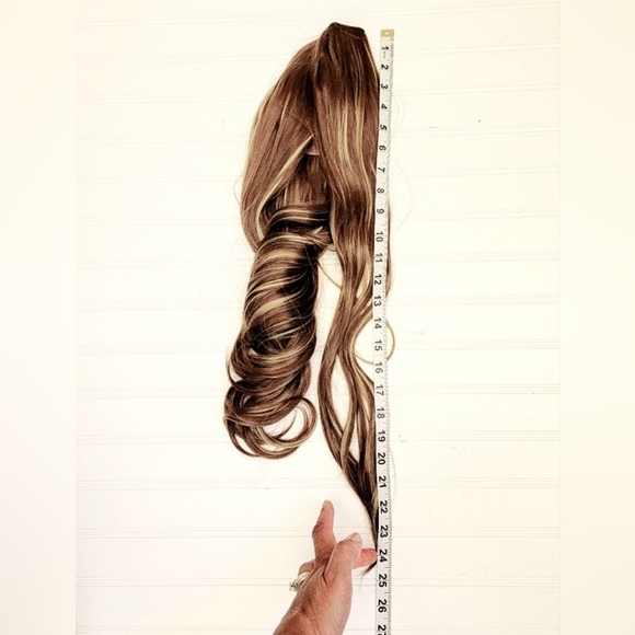 Clip-in Hair Piece Extensions - Picture 8 of 9